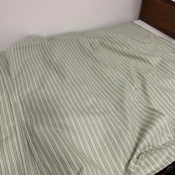 Laura Ashley Set Of 2 Striped 100% Cotton Pillow Shams - Picture 6 of 10